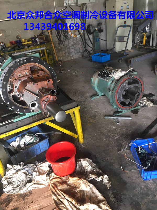 比泽尔螺杆压缩机进水维修