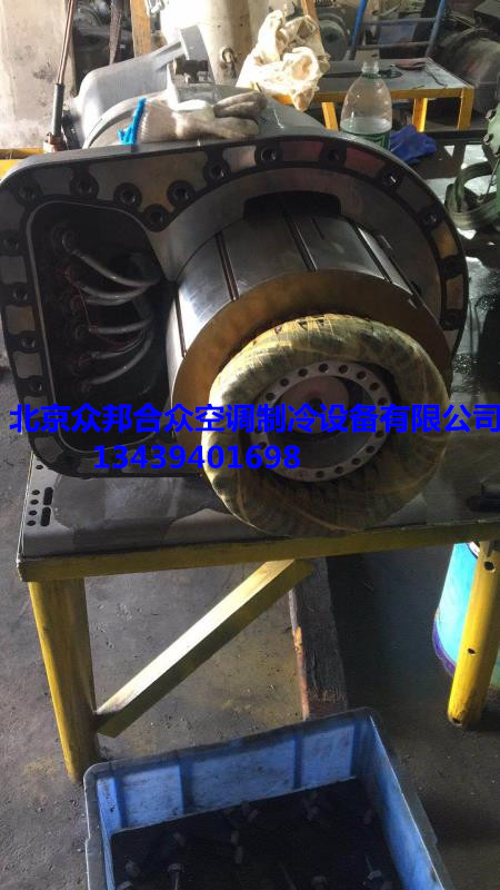 开利06N螺杆压缩机维修