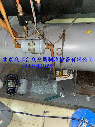 开利机组更换过滤器